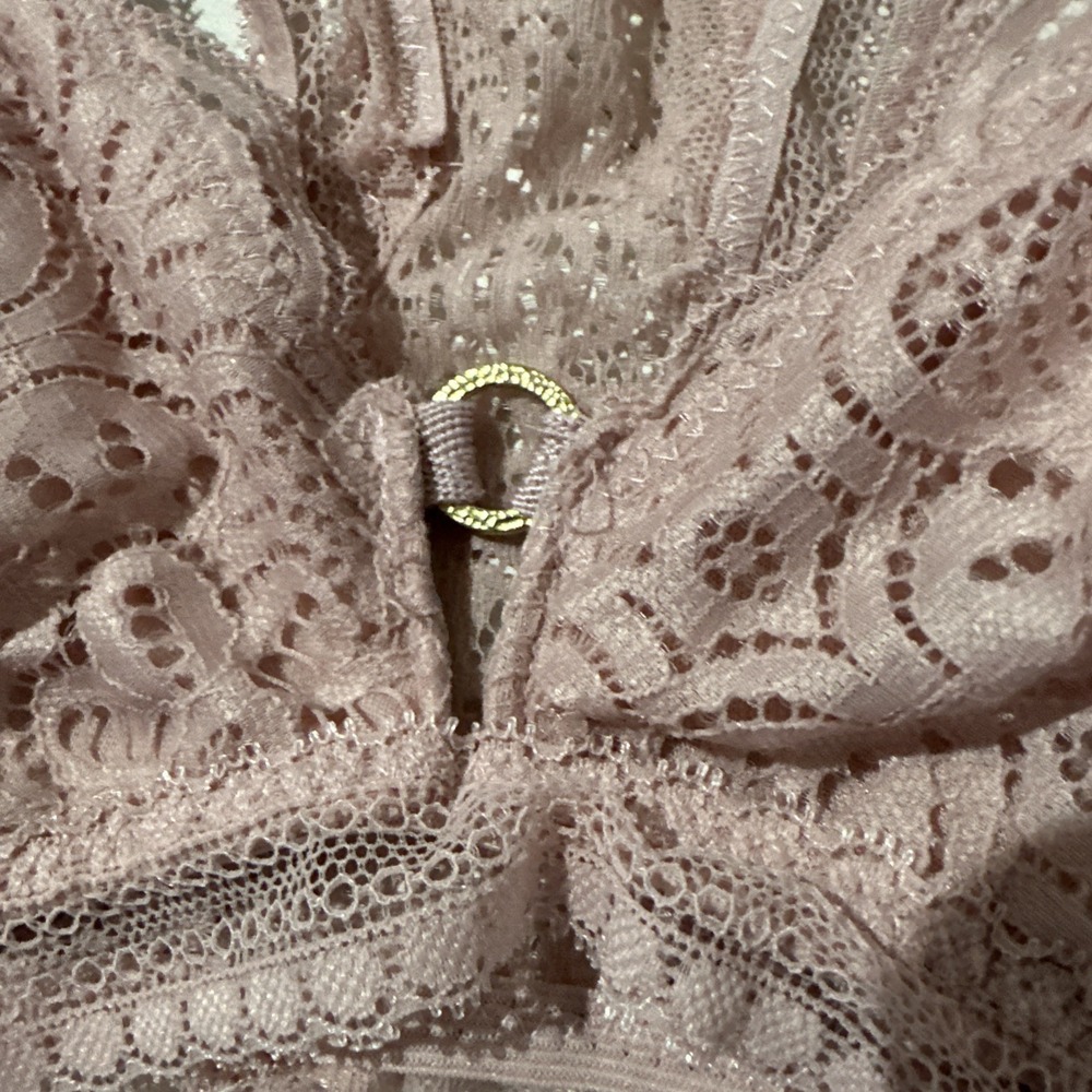 True Rue21 Bralette Juniors Medium‎ Pink Pullover Padded Lace V-Neck Wirefree - Picture 2 of 5
